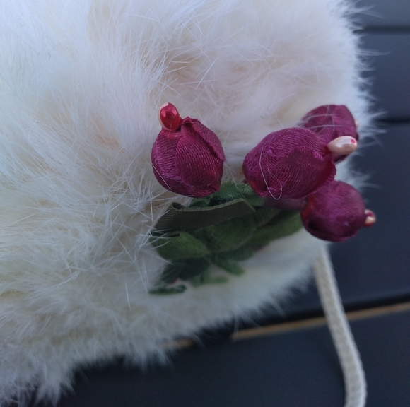* HOST PICK * Vintage Child's White Faux Fur Muff, Red Flower Accents, H… - Picture 9 of 10